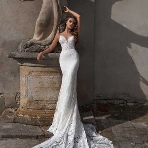 Brand New Ari Villoso Wedding Dress Handmade in Ukraine